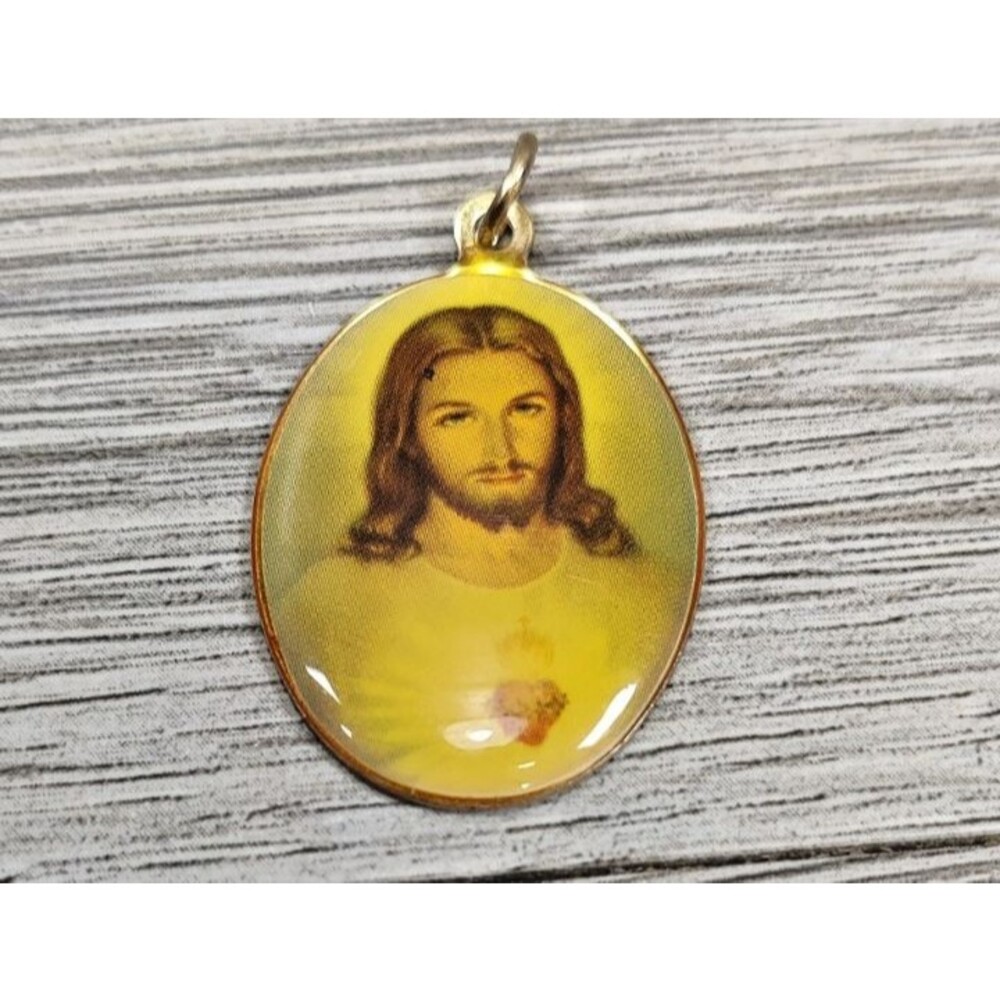 Gold Tone Metal Sacred Heart of Jesus Pendant Vintage Pre-Owned